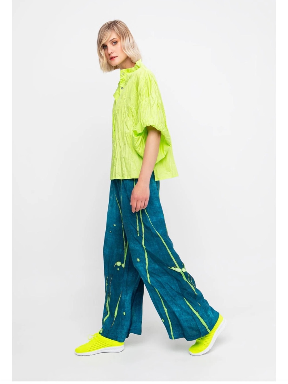 Ozai N Ku lime green crinkle funnel top